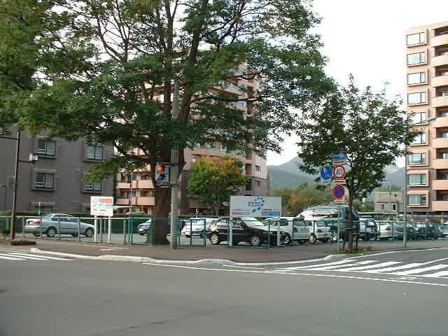 エッセ真駒内緑町パーキング