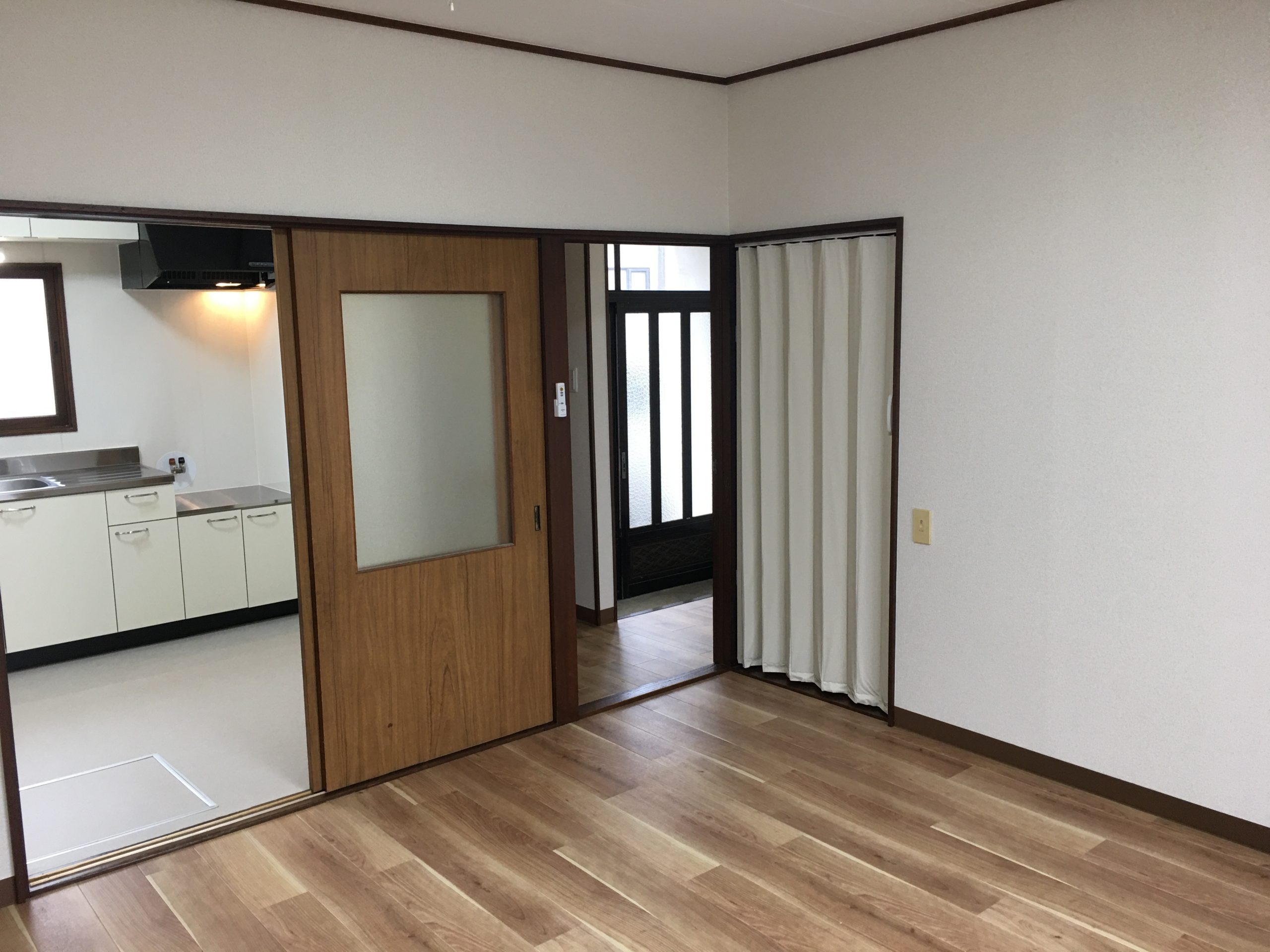 白を基調とした部屋リメイク