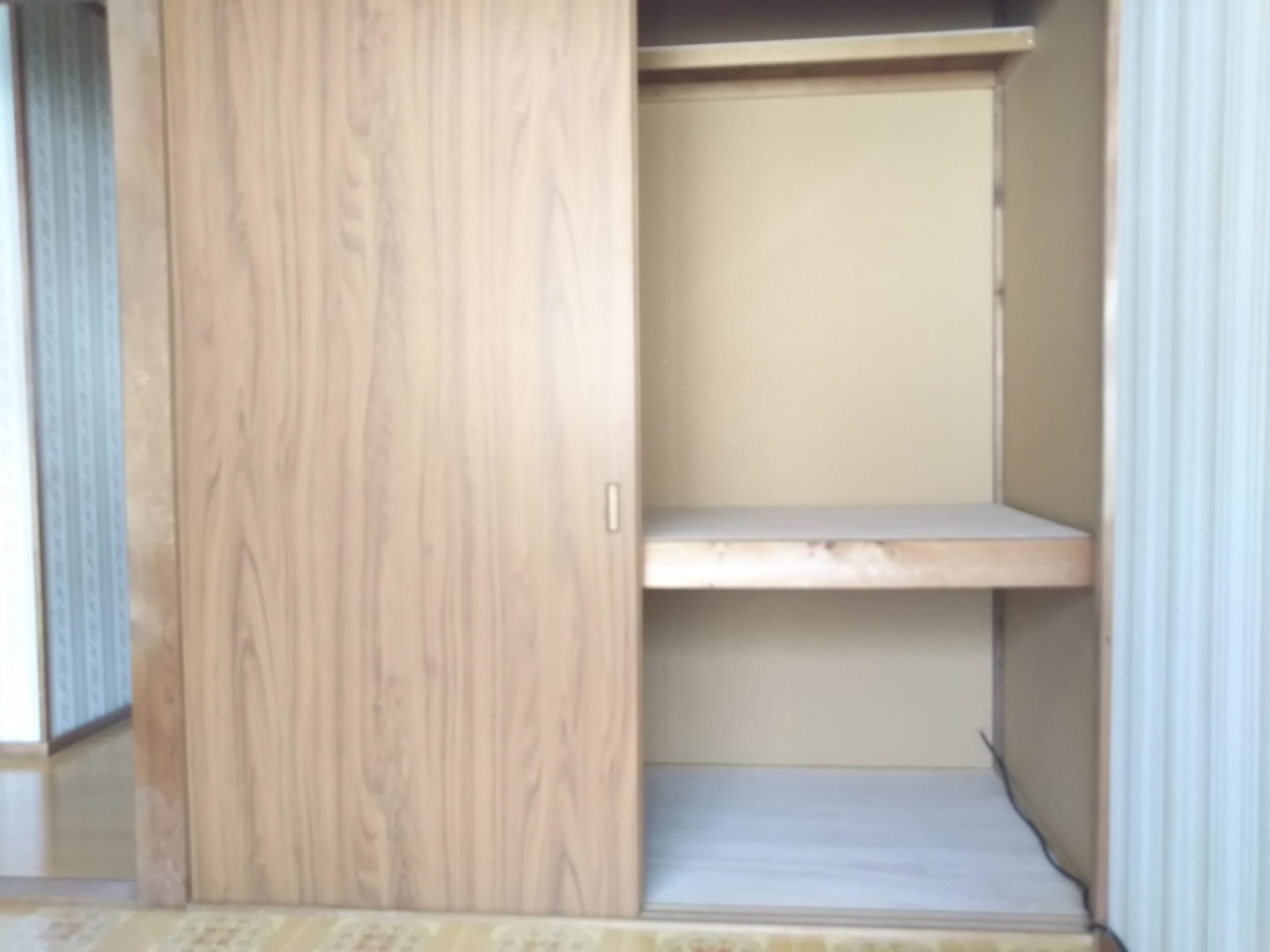 洋室の押入れ収納